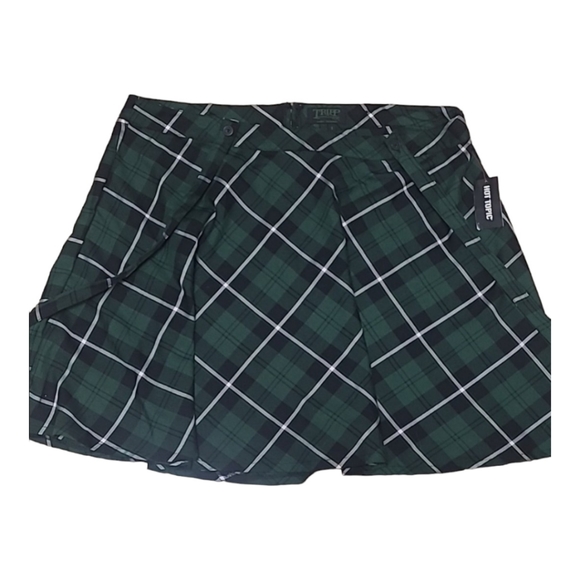 Hot Topic Dresses & Skirts - NWT Green Plaid Skirt